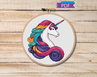 レインボーユニコーンのクロスステッチパターン、ステンドグラスの刺繍