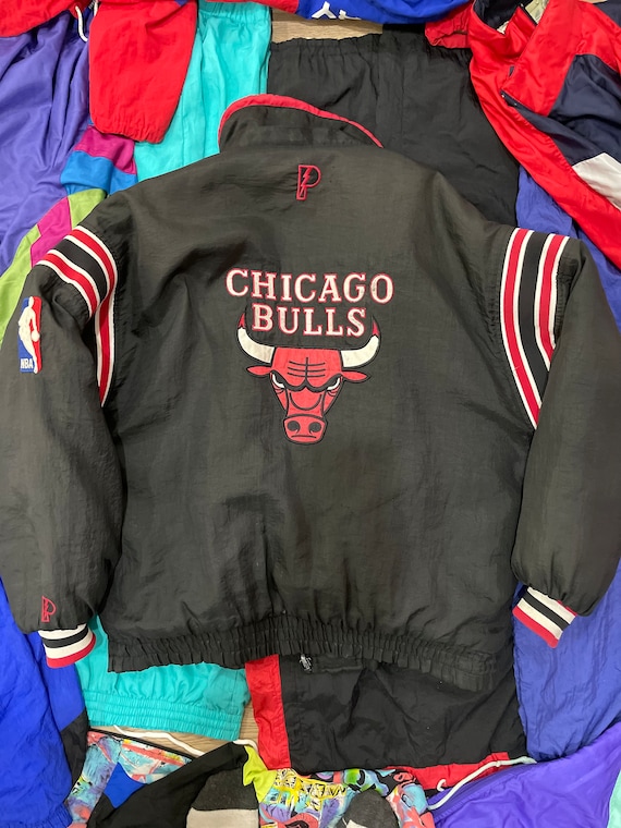 Vintage OG Chicago Bulls - NBA Puffer Jacket -black/red Reversible