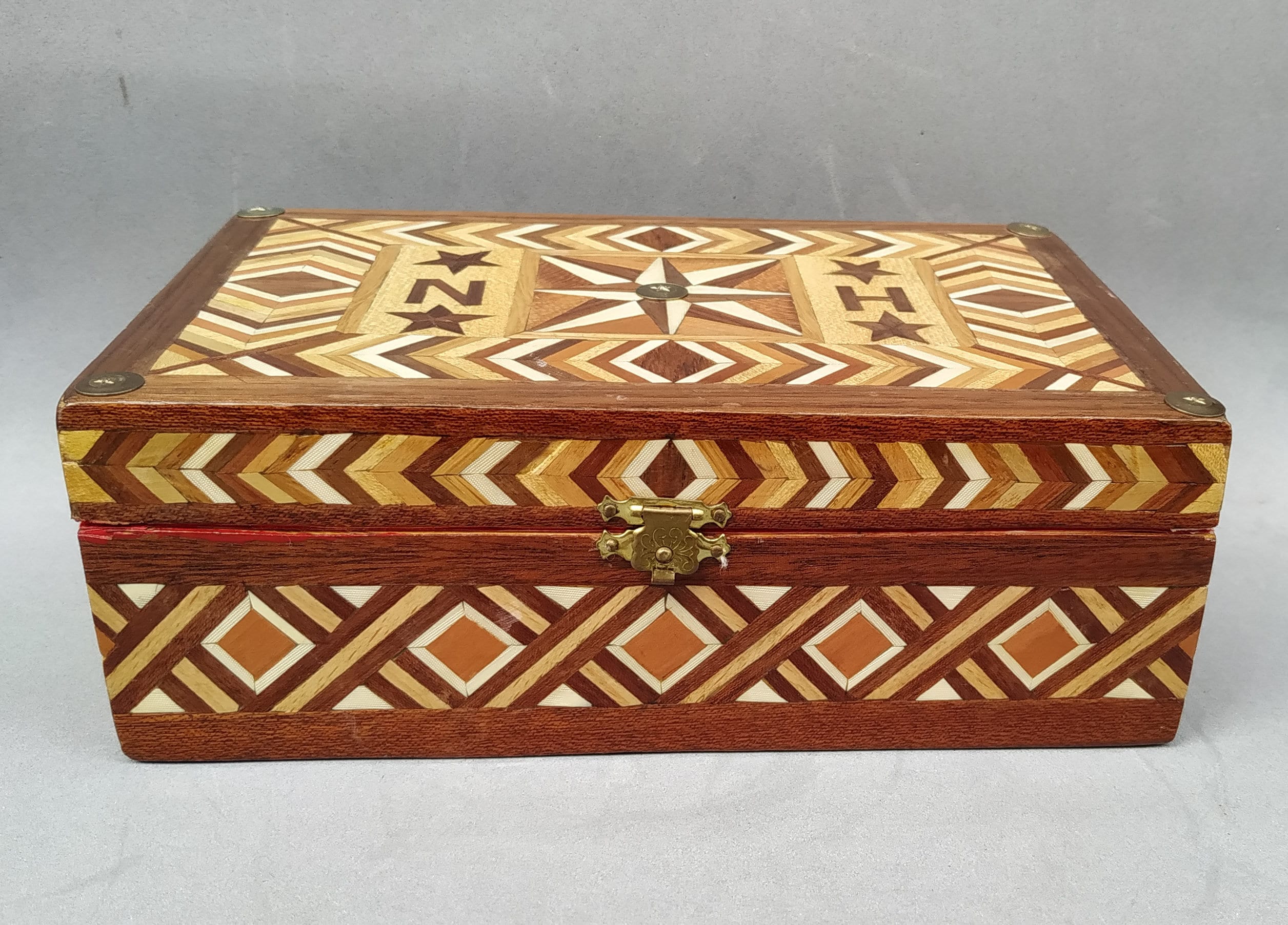 真珠貝の象嵌ラッカー木製ボックス 真珠貝の象嵌ラッカー木製ボックス