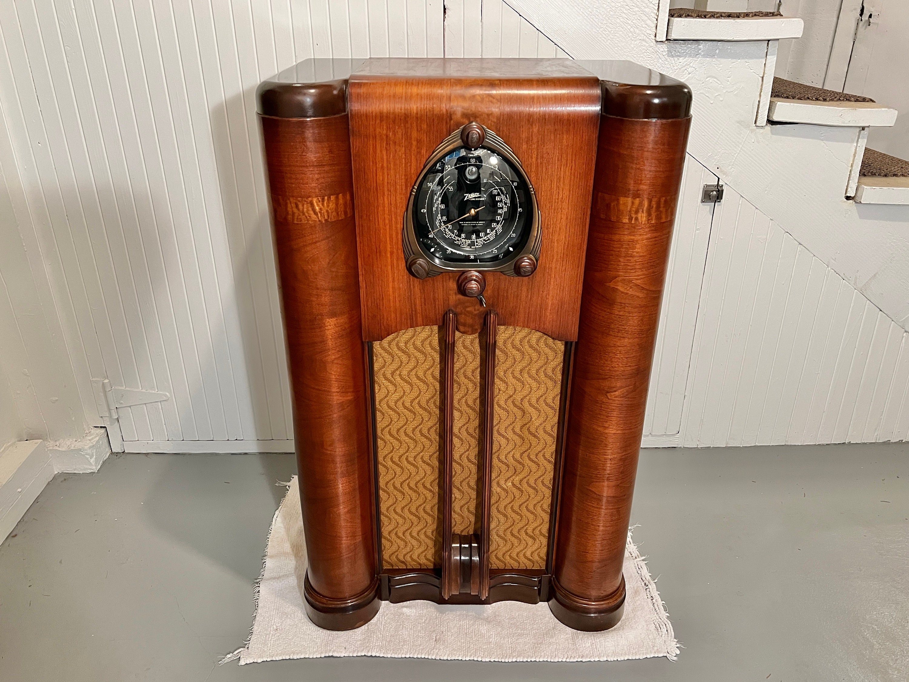 Stunning 1938 Zenith 9S262 Shutterdial Console Radio, Fully