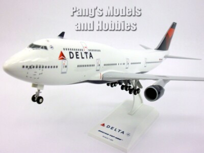 Boeing 747-400 (747) Delta Airlines 1/200 Scale Model Airplane by