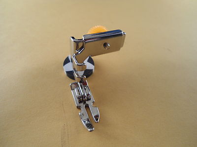 Two Function Zipper,Center Needle Position Straight Stitch Foot