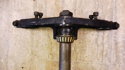 1985 Kawasaki ZX900 Ninja K238-1) triple tree steering stem clamp