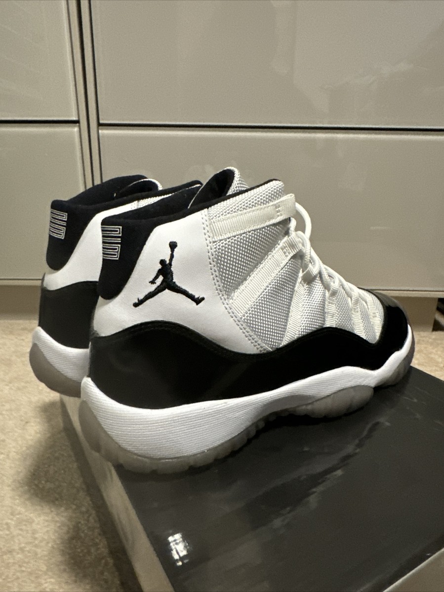 AIR JORDAN XI 11 RETRO 2011 GS NEW SIZE 7Y WHITE BLACK DARK