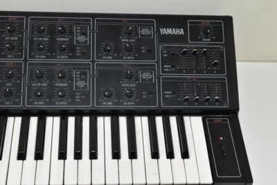Yamaha CS15 37-Key Monophonic Duophonic Analog Synthesizer CS-15