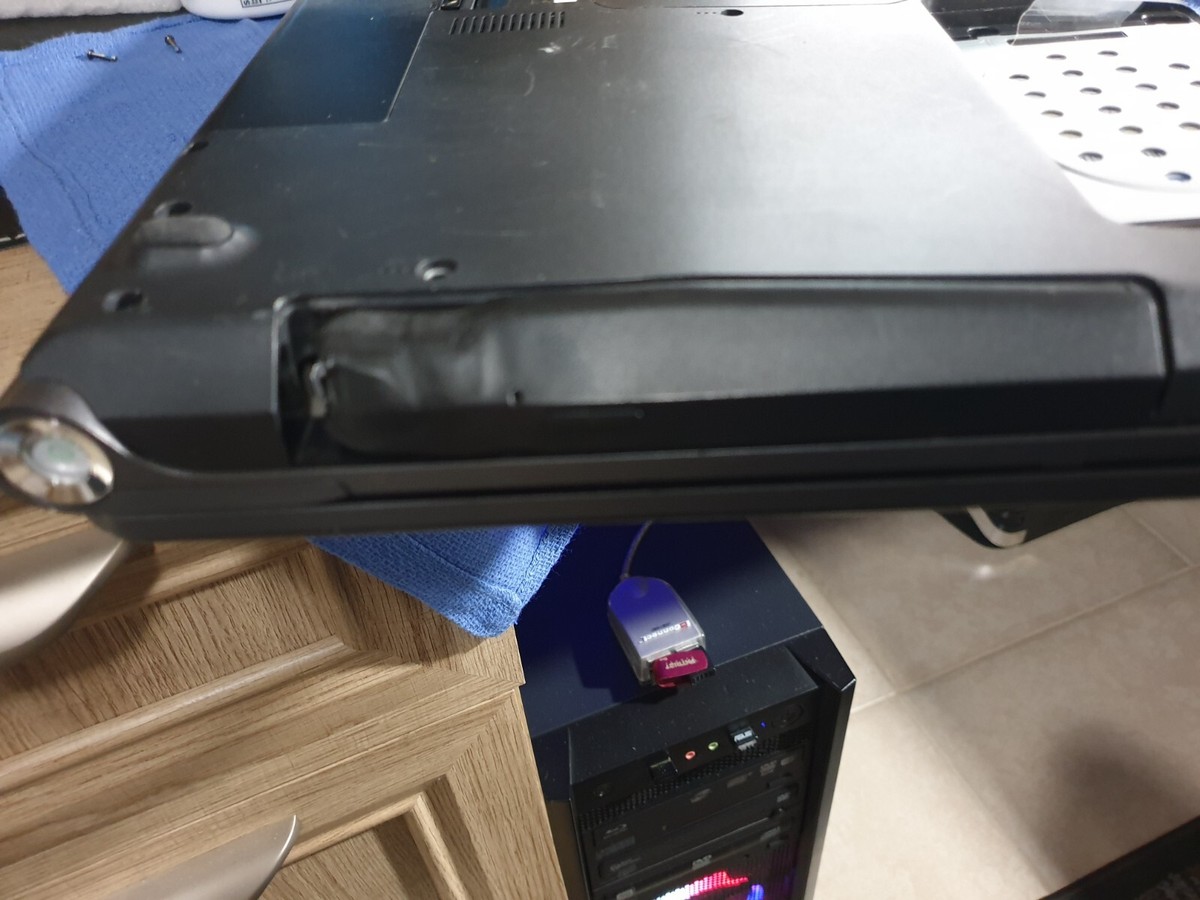 Sony VAIO INTEL CORE I7-Q740 1.73 GHz 16.4IN 320GB 8GB Ram Win10