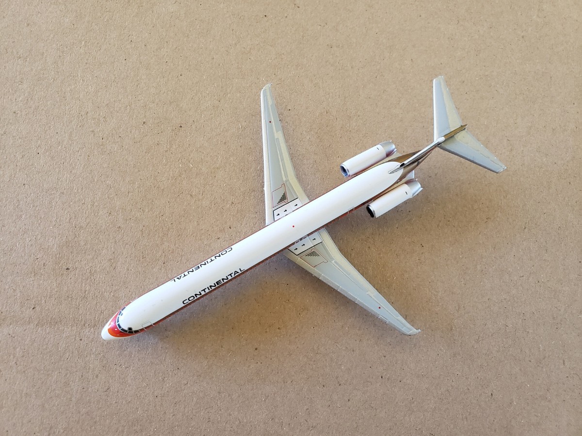 1:400 McDonnell Douglas MD-80 / MD-82 Continental Airlines N9801F