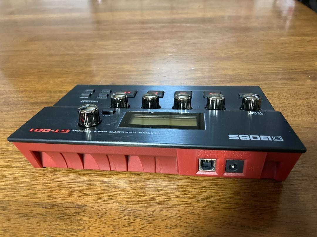 BOSS GT-001 Guitar Effects Processor Multi Effect Pedal Tested
