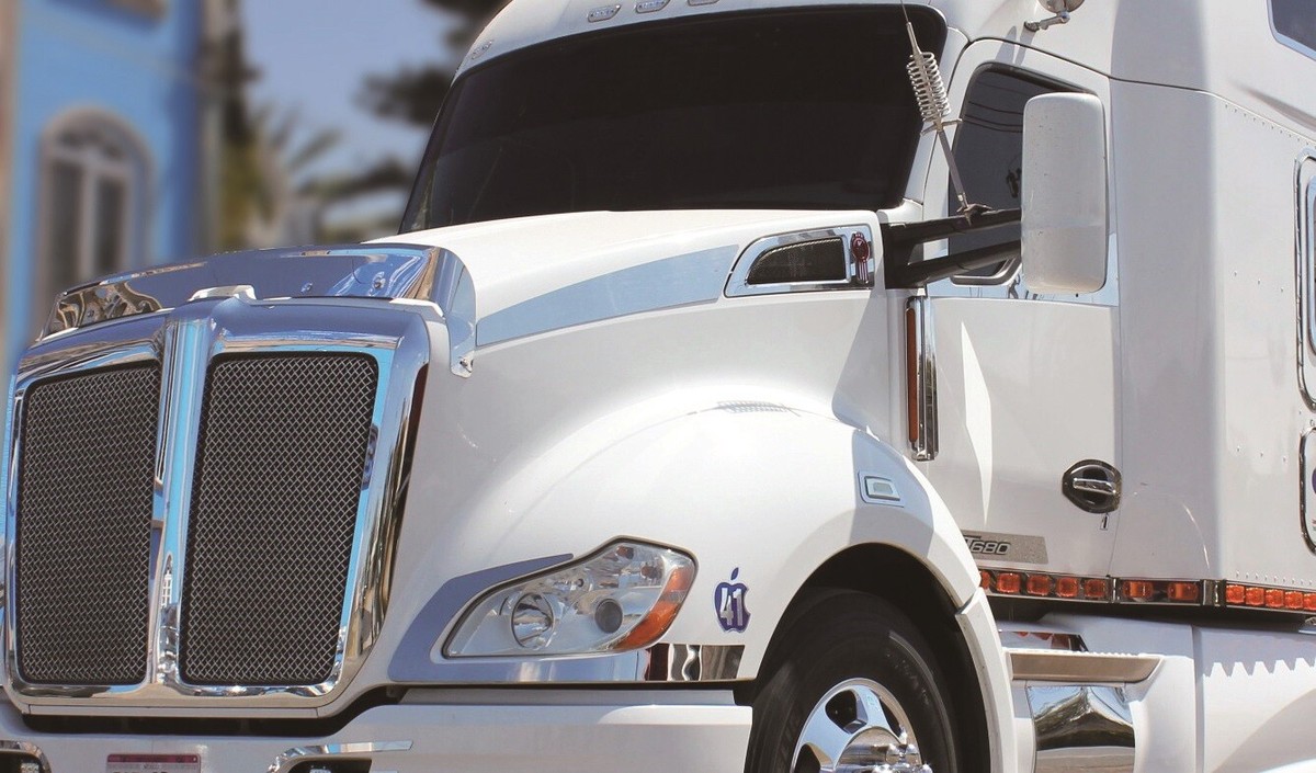 Kenworth T680 Pair Side Hood Trim # 11763 | Polished Chrome | Self