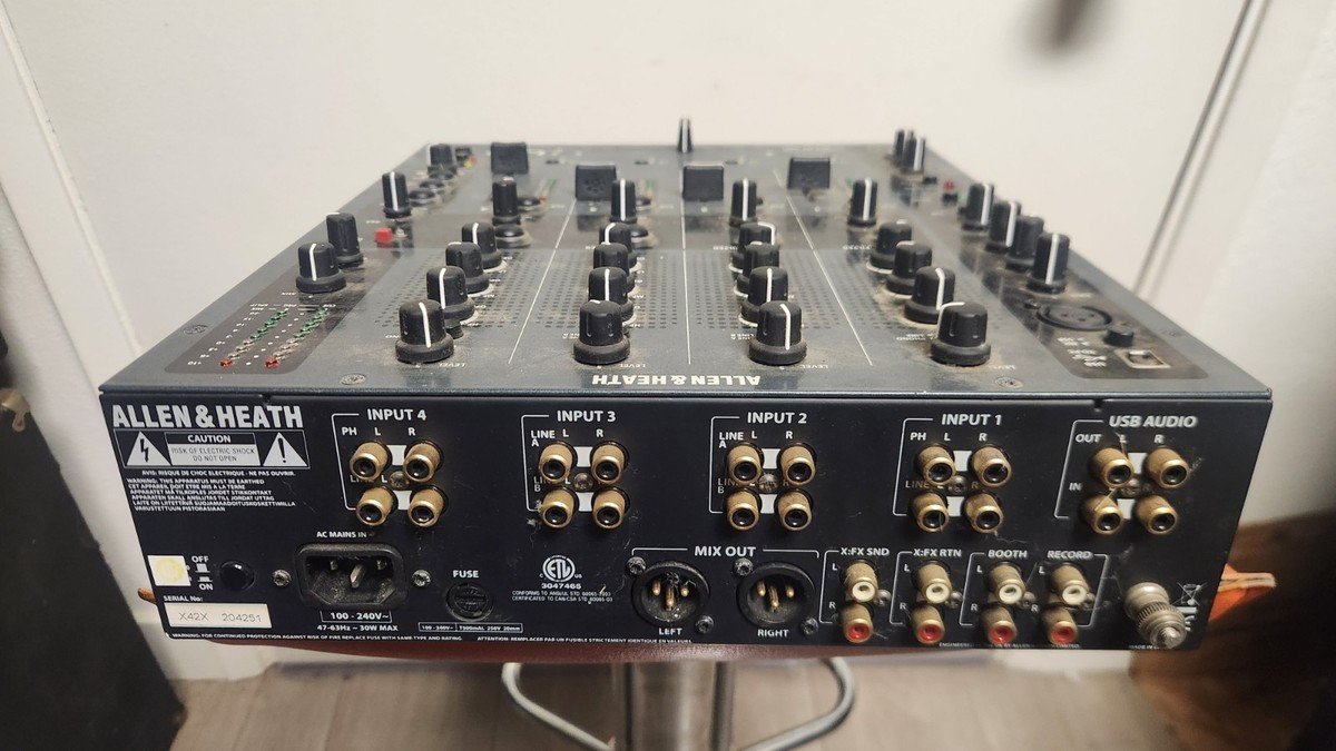 711 allen & heath XONE : 42 DJミキサー Allen & Heath XONE:42 4