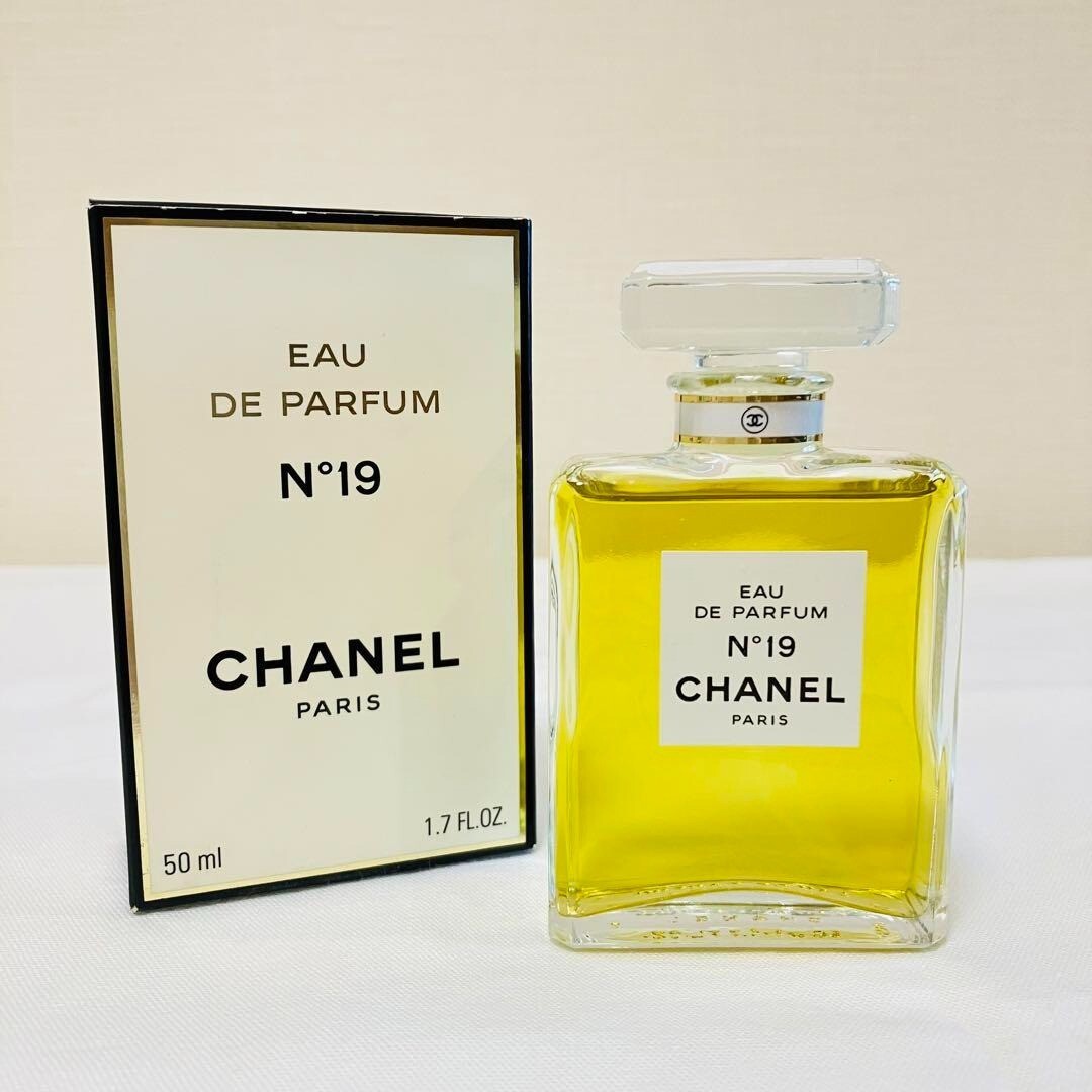 CHANEL No 19 Eau De Parfum Paris 50ml | eBay
