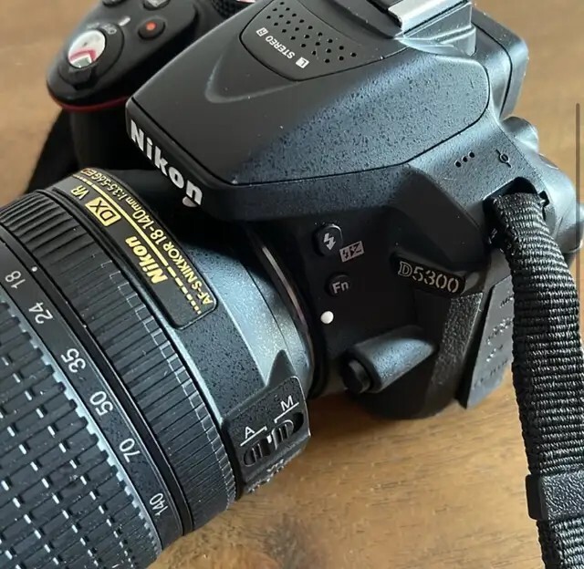 Nikon D5300 DSLR Camera with 18-140mm Lens - Black for sale online