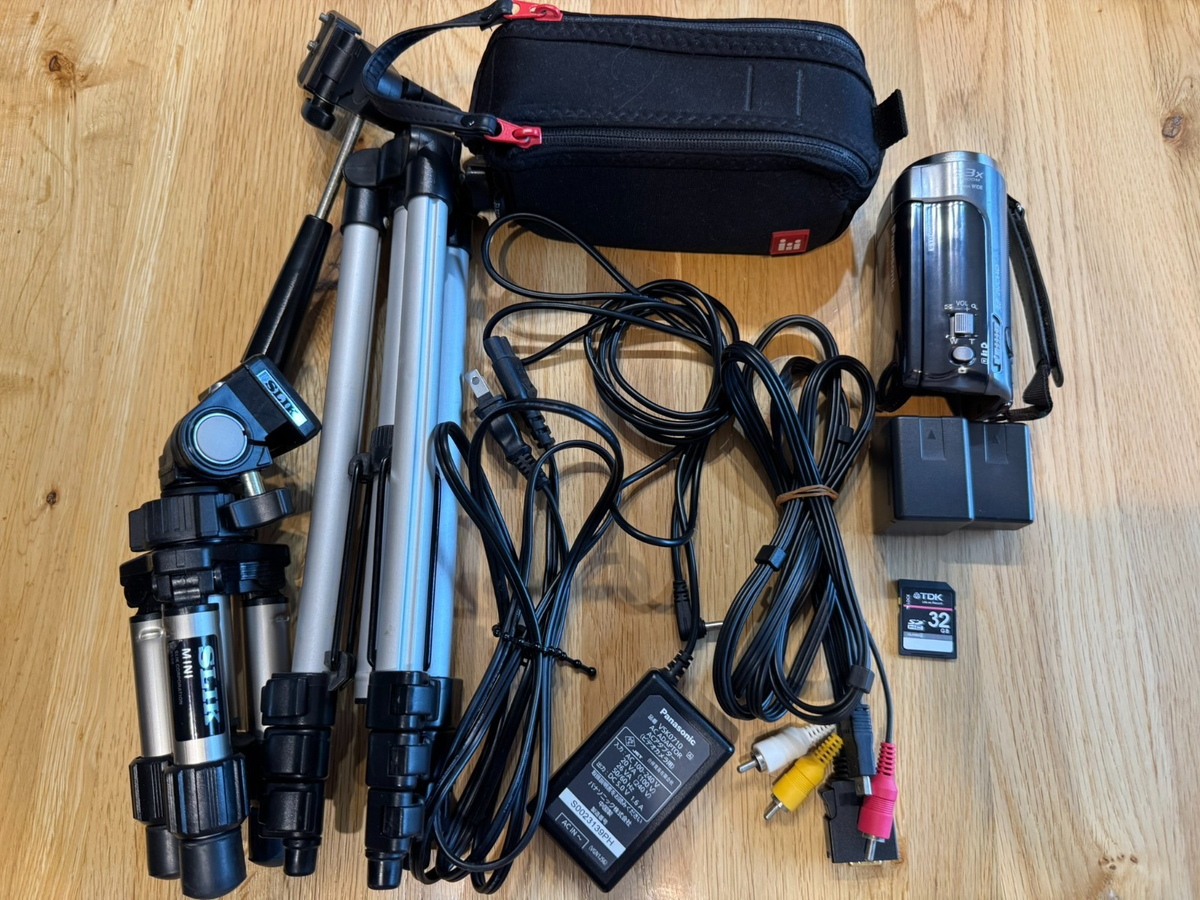 Pnasonic Video camera HDC-TM35 32GB Gray Used w/SD Card 2Battery