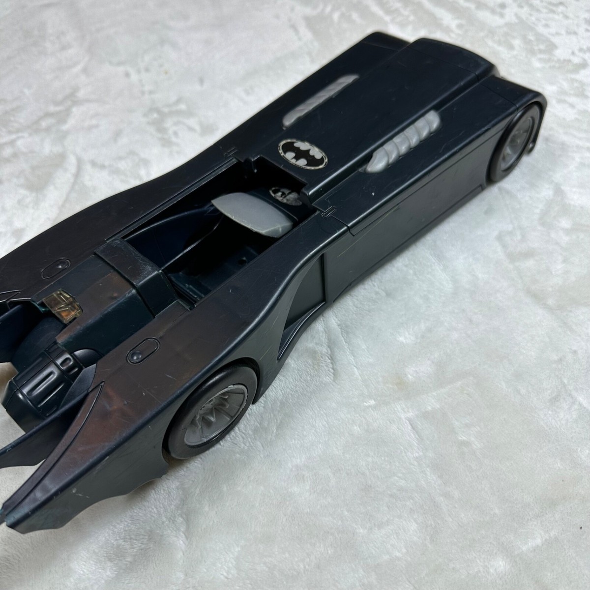 Kenner 1993 DC Batman the Animated Series (BTAS) Batmobile Broken