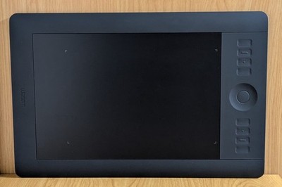 Wacom PTH-650 Intuos5 Medium Professional Pen & Touch Tablet