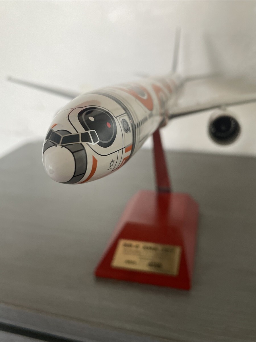 Star Wars BB-8 ANA Jet - Boeing 777-300ER - 1/200 Scale - All