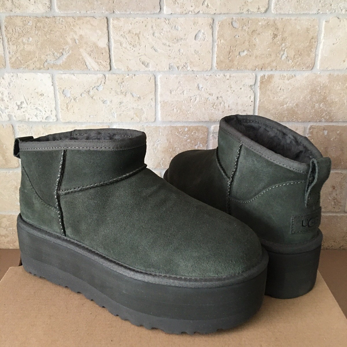 UGG Classic Ultra Mini Platform Forest Night Suede Boots Size 10