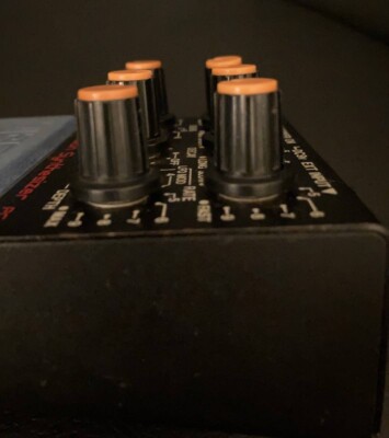 BOSS PC-2 Analog Percussion Synthesizer Drum & Sound Effect from