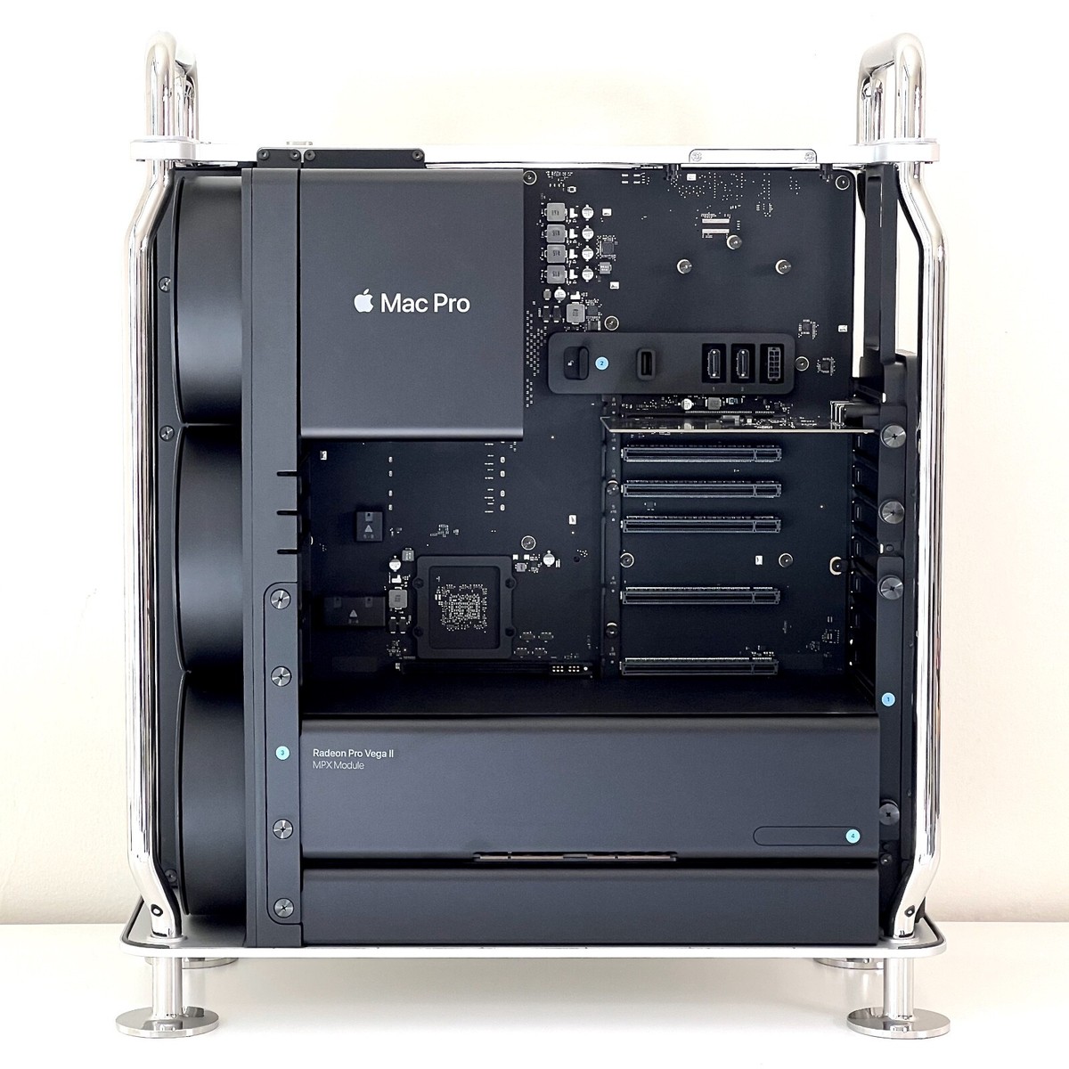 2019 Apple Mac Pro ・ 24-core ・ 384GB RAM ・ 2TB SSD ・ Radeon