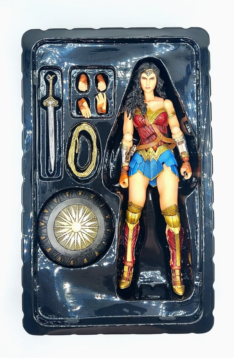 SQUARE ENIX WONDER WOMAN PLAY ARTS Kai Wonder Woman PVC Figure