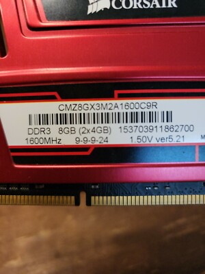 Corsair Vengeance Red 2x4G (DDR3-1600) 8GB MHz C8 PC3-12800 Memory