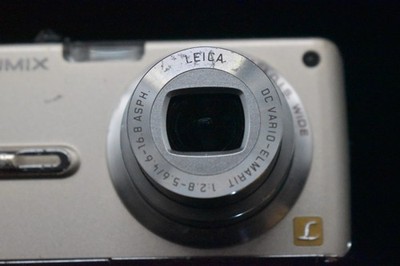 US Duty Paid] Panasonic Lumix DMC-FX07 Compact Digital Camera Gold