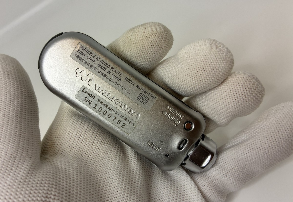 SONY NW-E507 Walkman Portable Audio Player MP3 1GB Blue TESTED