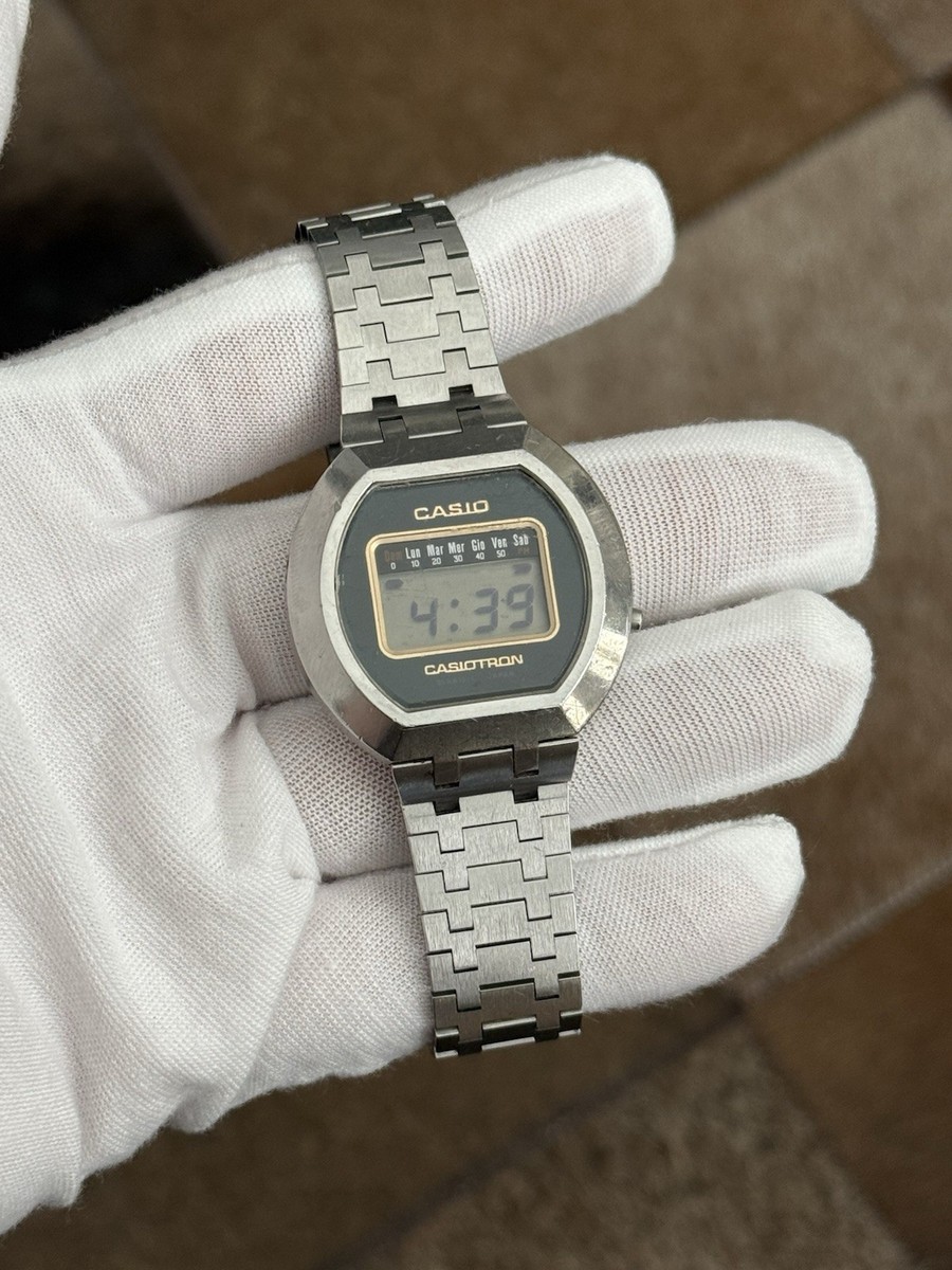 Rare Vintage Casio Casiotron 0-11 Men's Italian Calendar Digital