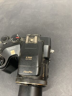 Fujifilm FinePix S7000 Digital Camera - Uses 4xAA Batteries