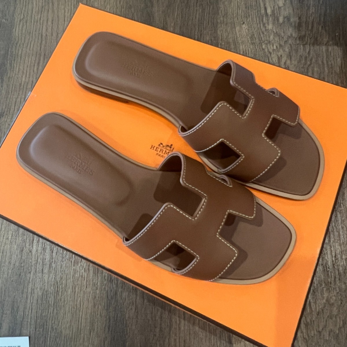 Hermes Oran Sandal Calfskin & Gold Piqures Ecrues H021056Z03 Size