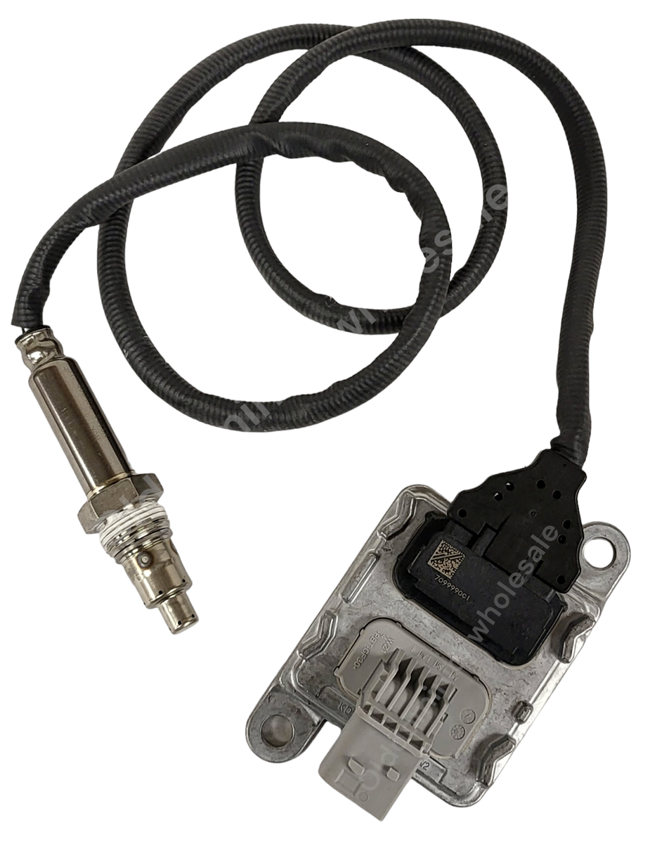 NEW OEM Navistar 7099990c1 Walker 1004-1043 Nitrogen Oxide NOX