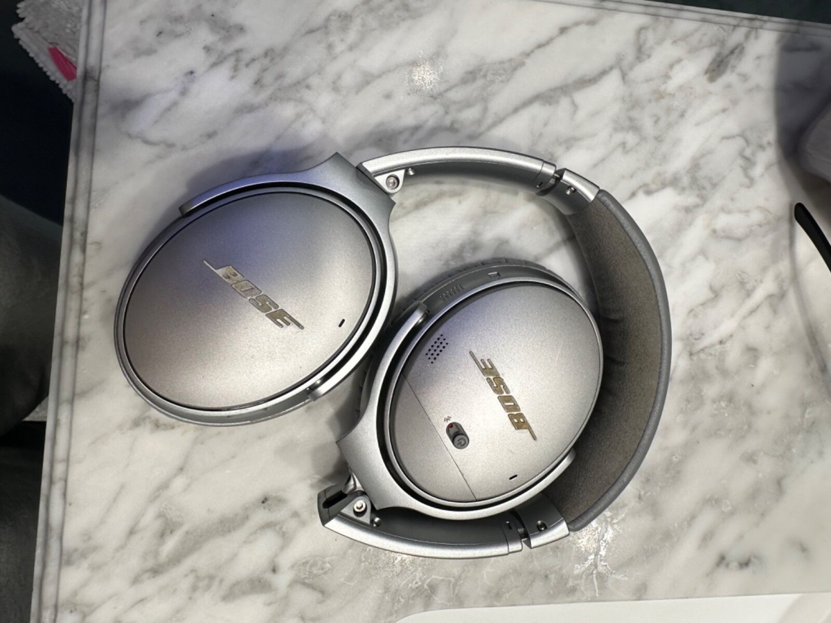 廃盤】BOSE QuietComfort 35 II（シルバー）【名機】 Amazon.com: Bose