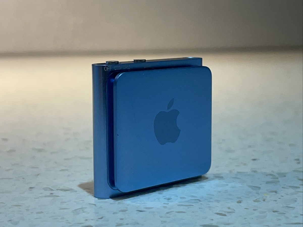 Apple iPod shuffle 4th Generation A1373 Ice Blue (2GB) RARE