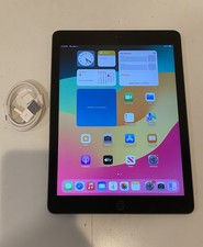 Apple iPad (6th Generation) A1893 32 GB, Wi-Fi, 9.7 in - Space