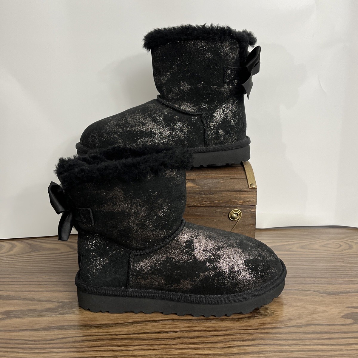 UGG MINI BAILEY BOW GLIMMER BLACK SUEDE GLITTER WOMEN'S BOOTS SIZE
