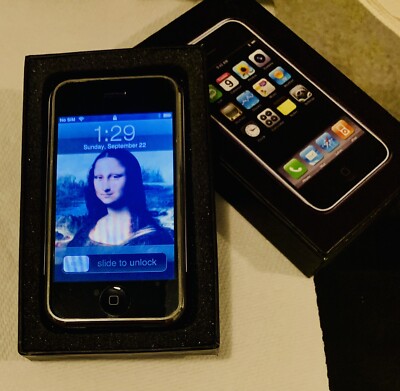 Apple 1st Generation iPhone 2G - 8 GB MA712LL/A A1203 - iOS 1.0.1
