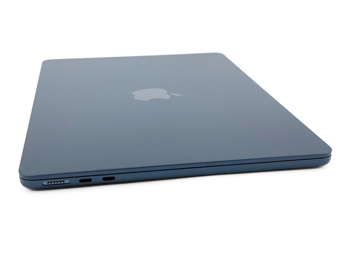 2022 Apple MacBook Air 13-inch M2 Chip 8GB RAM 256GB SSD Midnight