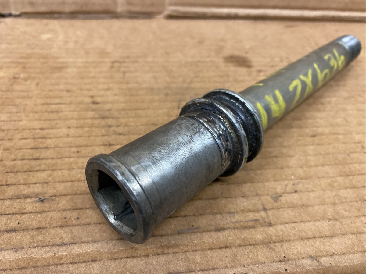 2014 Kawasaki Ninja ZX6R Front rim axle, front wheel axle with