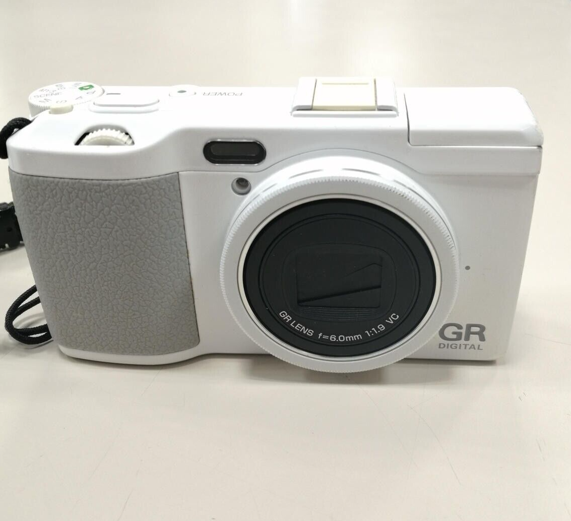 Ricoh GR DIGITAL Series GR DIGITAL IV White 4X 10.0 MP Digital