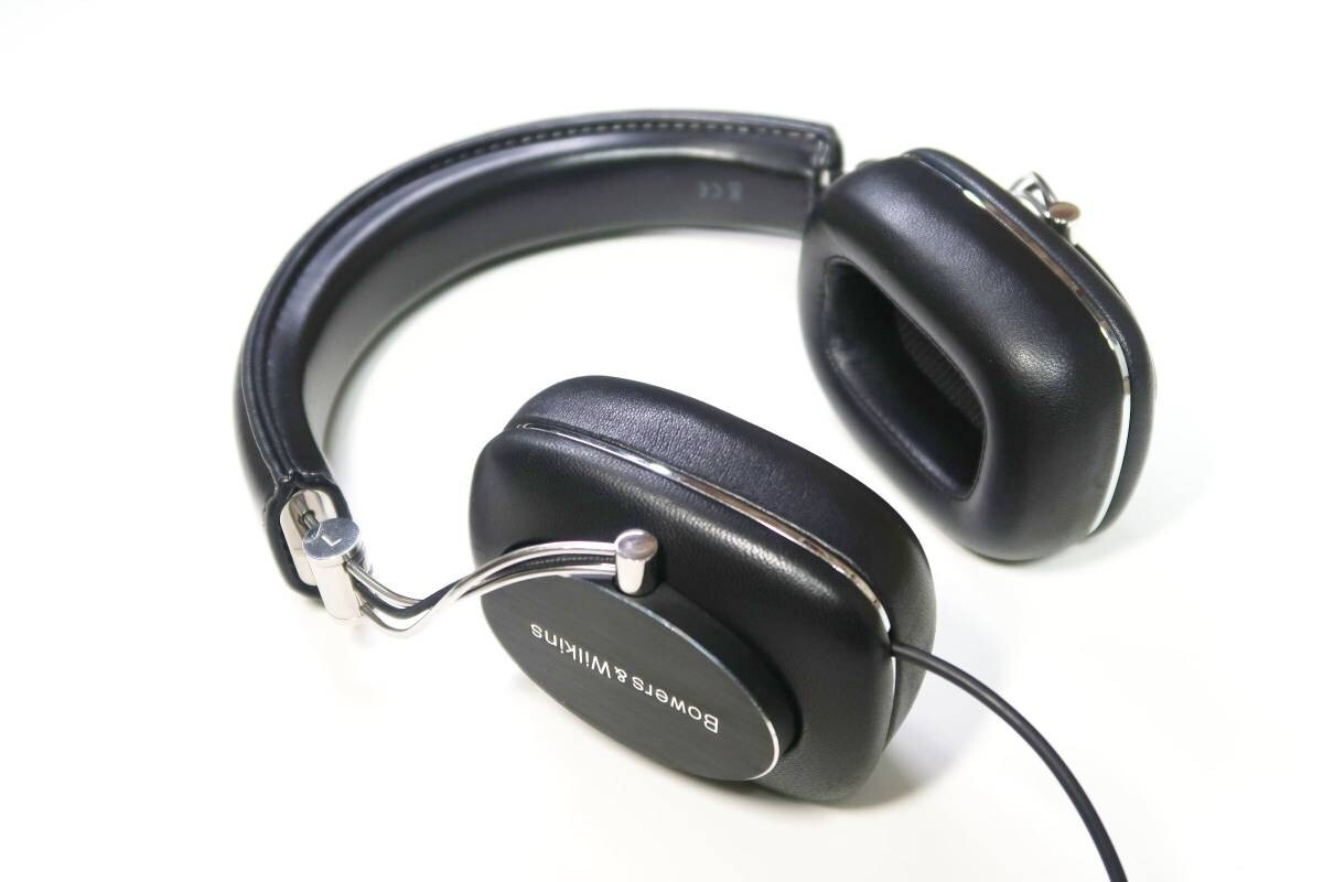 Bowers & Wilkins P7 Wired Head Band Over Ear Noise Isolation