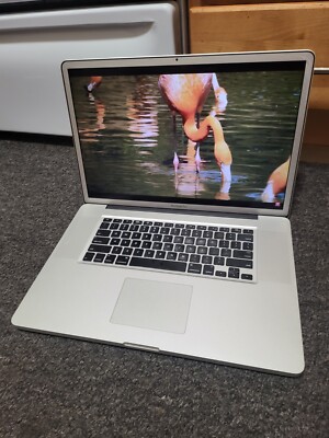 UPGRADED APPLE MacBook Pro 17'' QUAD Core i7 3.4GHz 16GB 2TB SSD 3