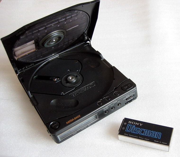 VINTAGE SONY DISCMAN 1bit DAC MODEL D-99 COMPACT DISC CD PLAYER