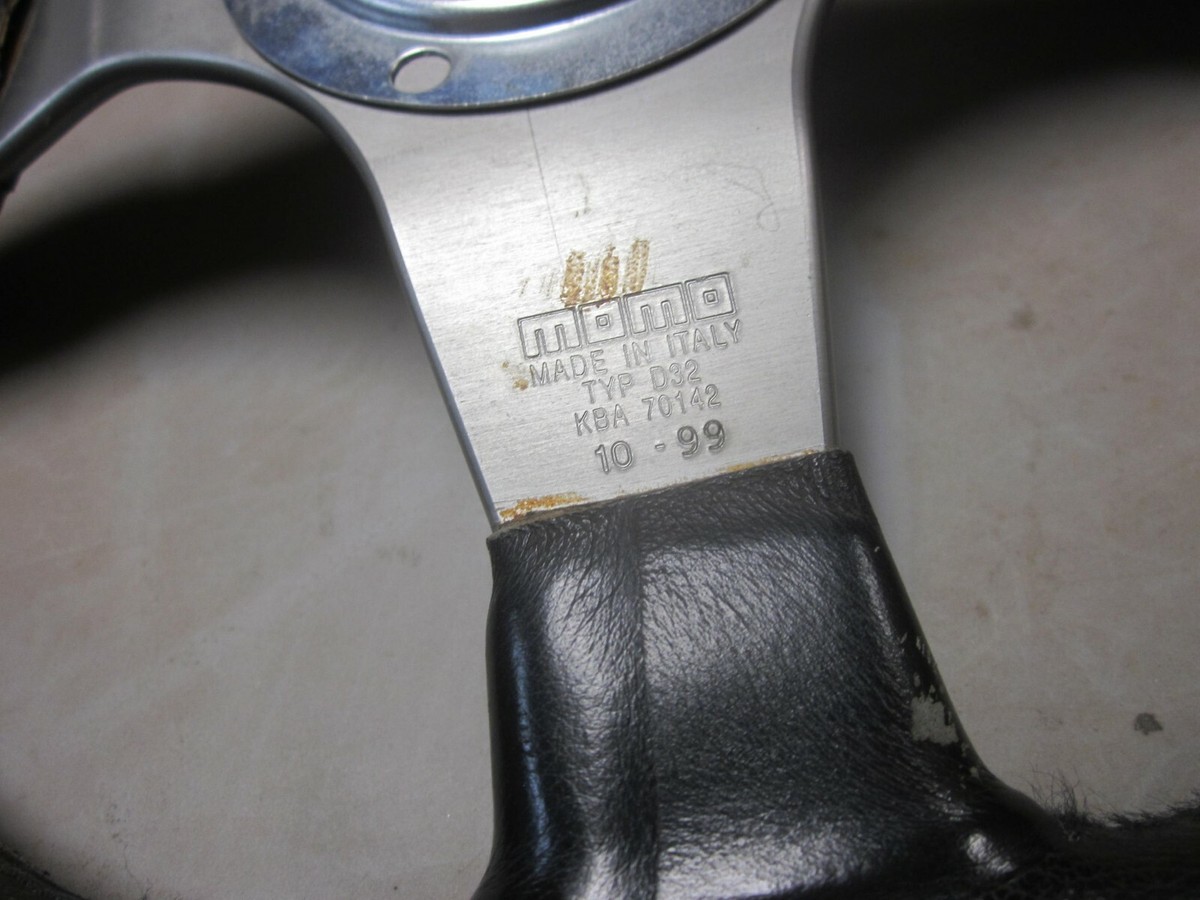 Momo JDM Leather Race Racing Steering Wheel w/ Horn Button D32 KBA