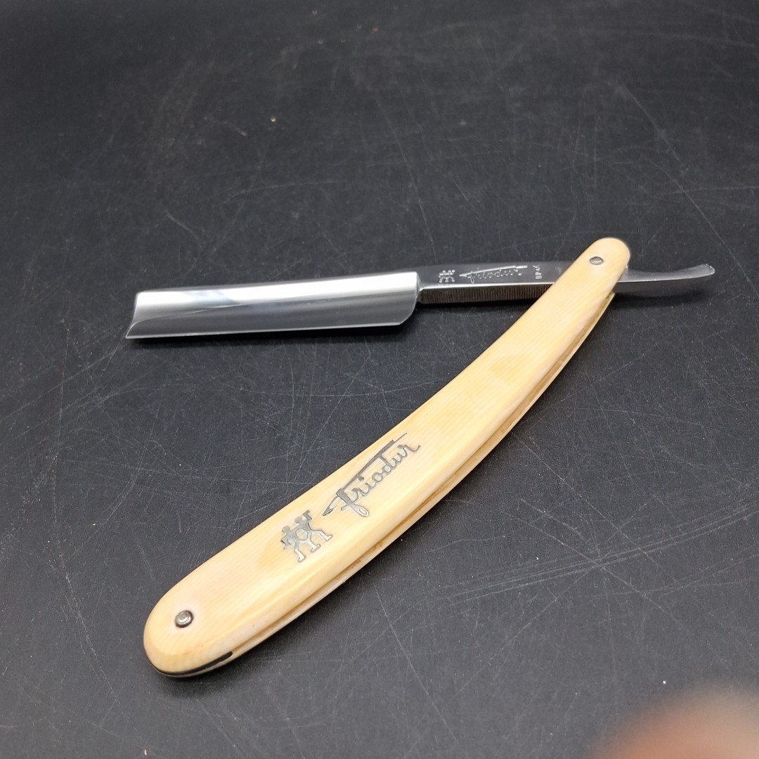 Vintage J.A. Henckels Friodur INOX 17 Straight Razor Solingen