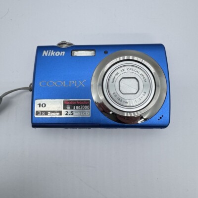 Nikon COOLPIX S220 Digital Camera 10.0MP Auto Focus Blue