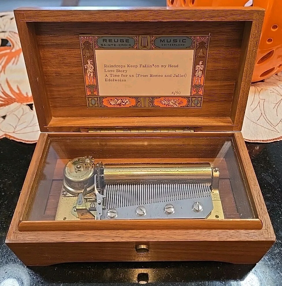 Vintage Swiss Reuge Saint-Croix CH 4/50 Wooden Music Box Tested