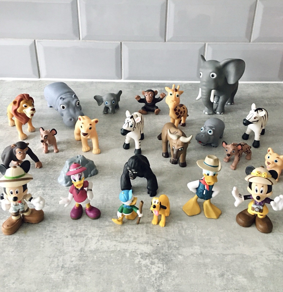 Disney World Animal Kingdom Mickey Minnie & Friends Safari Toy