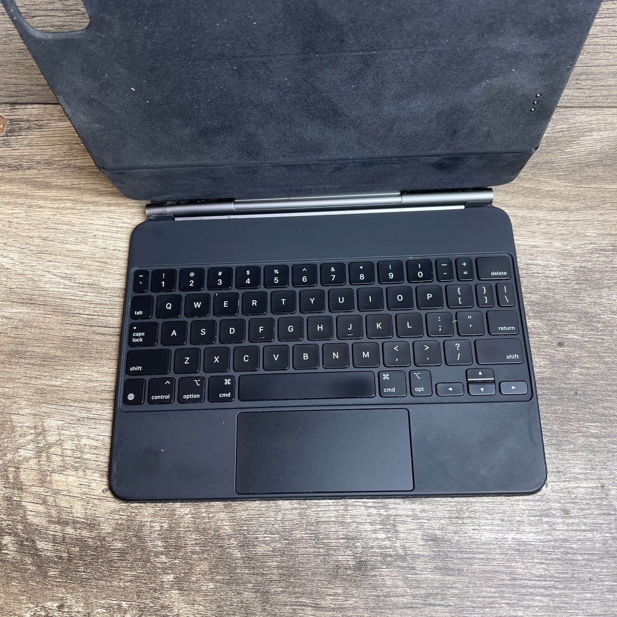 Apple Magic A2261 Black Built-in Trackpad QWERTY Keyboard Folio