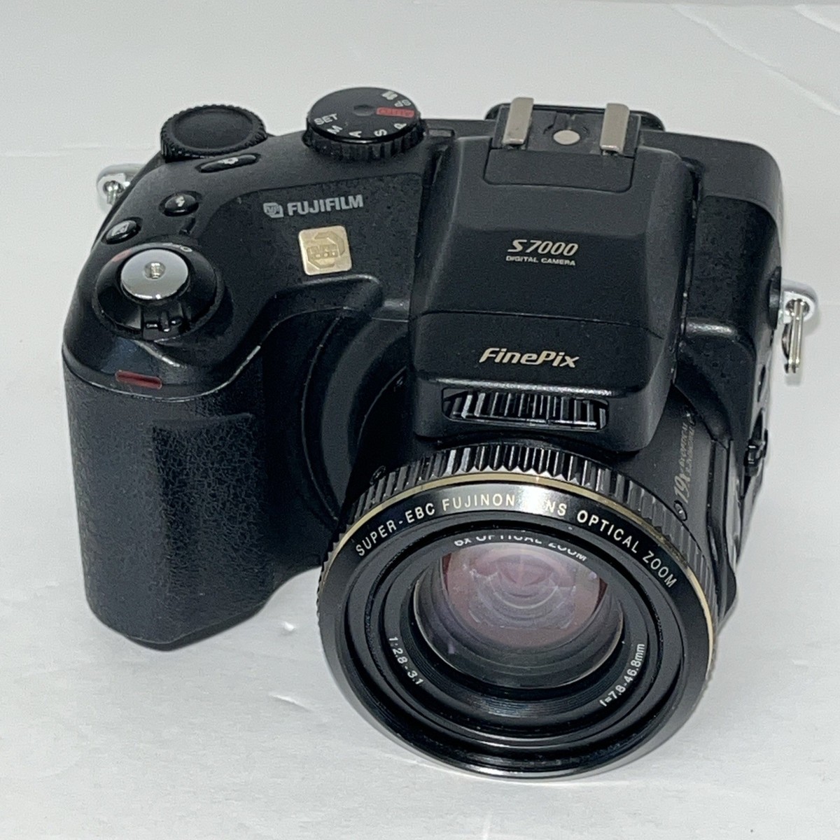 Fujifilm FinePix S7000 6.3MP Digital Camera Black for Parts/Repair