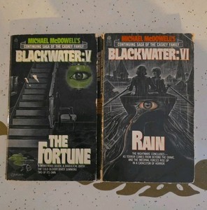 洋書 Blackwater 2 Volumes by Michael McDowell Penguin Blackwater